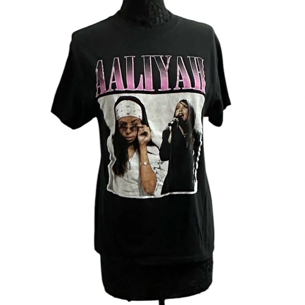 Aaliyah Vintage-Inspired Graphic Short Sleeve Tee